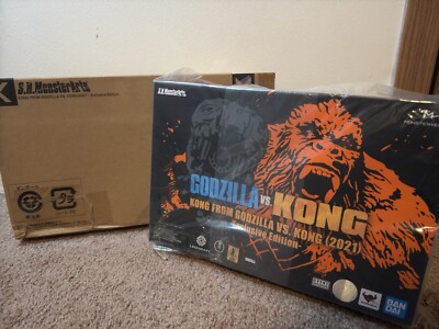 S.H. Monsterarts Godzilla Vs. Kong: Kong 2021 SDCC Exclusive (Box Damage)-image