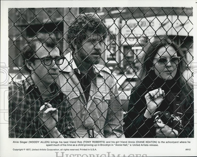 1977 Press Photo Woody Allen, Tony Roberts, Diane Keaton in 