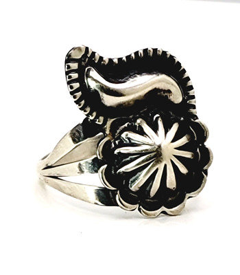 Annie Spencer Hand Crafted Navajo Stamped Buttons Sterling Silver Ring-image