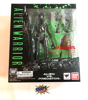 Alien Warrior - Alien Vs. Predator - S.H. Monster Arts - 2014 Bandai-image