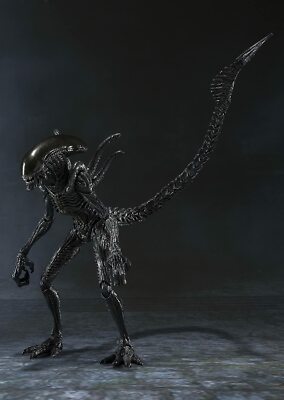 S.H. Monster Arts Alien Warrior Figure Bandai Japan-image
