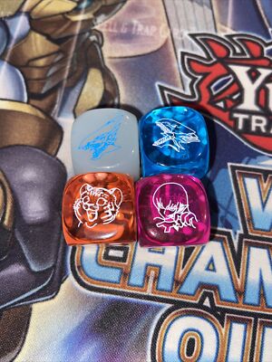 Yu-Gi-Oh Set Of 4 Dice Legendary Duelists Season 2 LDS2 Harpie Blue-Eyes Etc-image