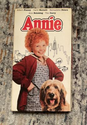 Annie (VHS, 1993) Aileen Quinn, Carol Burnett Albert Finney-image