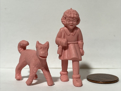 Marx Orphan Annie & Sandy pink plastic figures newspaper comic strip characters-image