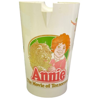 Annie Plastic Pitcher Souvenir Collectible Cup Movie 1982 Coca-Cola Vintage-image