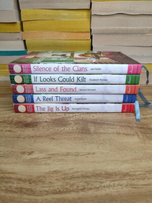Pick One or More Scottish Bakehouse Mysteries from Annie's HC/DJ-image