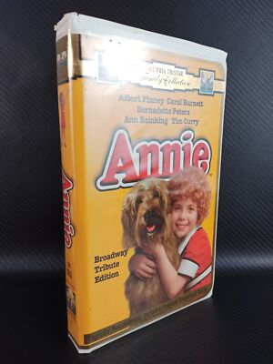 Annie (VHS, 1997, Clamshell, Carol Burnett, Tim Curry, Albert Finney)-image