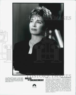 2000 Press Photo Annie Archer in 