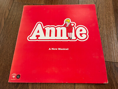 Vintage ANNIE A NEW MUSICAL CAST SOUNDTRACK VINYL LP RECORD ALBUM 1977-image