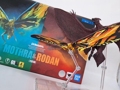 S.H.Monsterarts Mothra Radon 2019-image