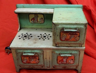Vintage Little Orphan Annie Stove Metal Ware Corp Stove, Untested 9.5 x 9 x 5.5