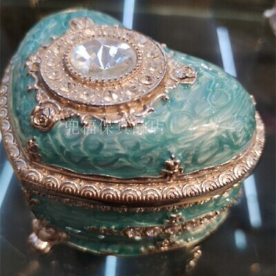 GREEN TIN ALLOY HEART WIND UP  MUSIC BOX :  ANNIE'S SONG-image