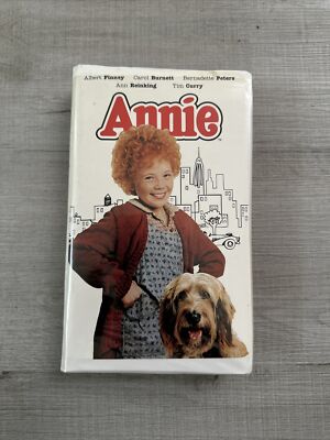 Annie (1981 VHS) RARE in Clamshell Case NEW SEALED-image