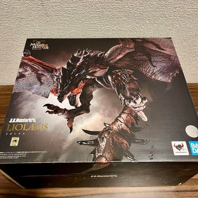 SHMonsterArts Rathalos Monster Hunter World Bandai Spirits Action Figure-image