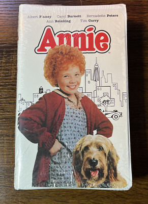 ANNIE (1981 VHS) RARE in Clamshell AILEEN QUINN-image