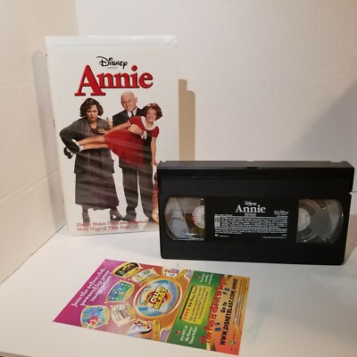 Disney ANNIE VHS Video Home Tape in Clamshell Case-image
