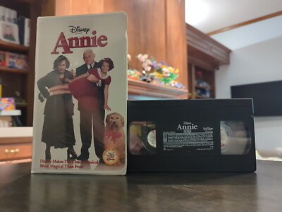 Annie (VHS, 2000) (Buy 2 - Get 1 Free)-image