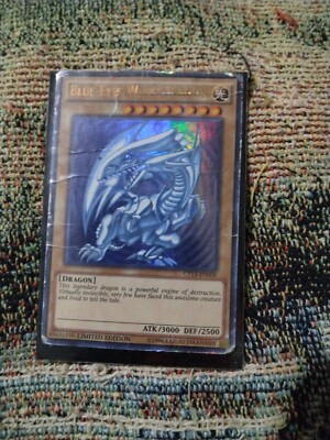 Blue-Eyes White Dragon CT13-EN008 2016 Mega-Tins Limited Edition-image