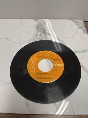 JOHN DENVER - ANNIE'S SONG - ORIGINAL RCA VICTOR RECORDS 45-image