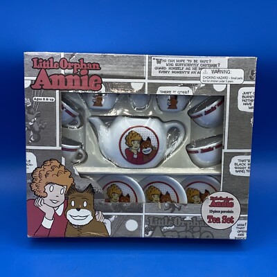 LITTLE ORPHAN ANNIE 13 PIECE PORCELAIN CHILD'S TEA SET BY SCHYLLING-image