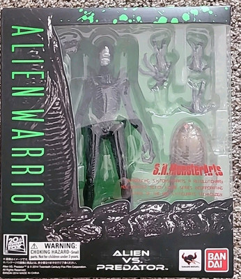 Alien Warrior S.H. Monster Arts Bandai Action Figure -image