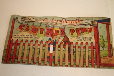 LITTLE ORPHAN ANNIE 1938 CLOTHES PIN TRANSOGRAM TOY ON CARD-image