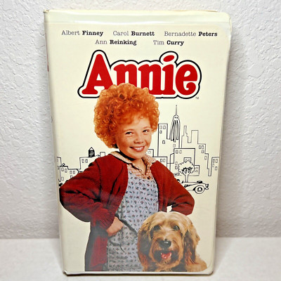 Annie (1981, VHS, Clamshell) 53693 Digitally Mastered Carol Burnett Aileen Quinn-image