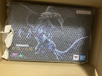 S.H.MonsterArts Yu-Gi-Oh! Duel Monsters Blue-Eyes White Dragon Figure NEW A089-image