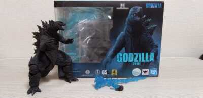 Godzilla S. H. MonsterArts Action Figure 2019 Bandai-image