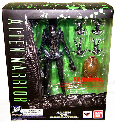 NEW AUTHENTIC ALIEN VS PREDATOR ALIEN WARRIOR S.H.MONSTERARTS BANDAI AVP FIGURE-image