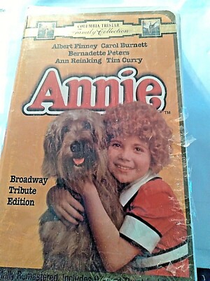 ANNIE (1982) $1.99 VHS NEW! SEALED! ALBERT FINNEY,CAROL BURNETT, CLAMSHELL CASE!-image