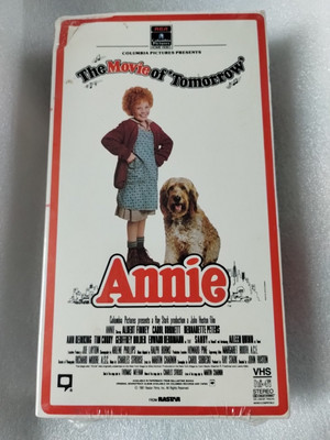 Annie VHS 1985 Brand New Factory Sealed WATERMARKED VCR Tape Carol Burnett-image