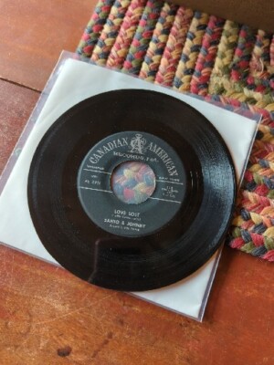50'S & 60'S 45 Santo & Johnny - Love Lost / Annie On Canadian American Records-image