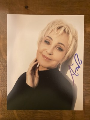 ANNIE POTTS AUTOGRAPHED SIGNED 8X10 COLOR PHOTO #3-image