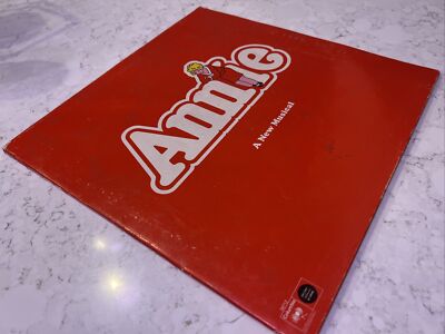ANNIE A New Musical Vinyl Record LP 1977 CBS 34712 Broadway Cast-image