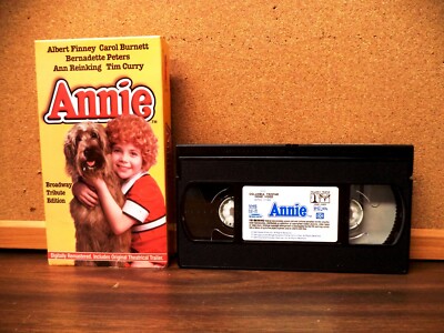 Annie (VHS 97) Broadway Tribute Edition ALBERT FINNEY, CAROL BURNETT, TIM CURRY -image