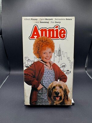 Annie 1982 (VHS - 1994), Rated G, Albert Finney, Carol Burnett, Berndette Peters-image