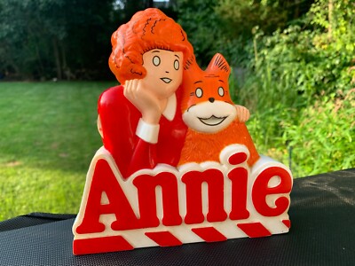 Vintage 1981 Little Orphan Annie Novelty AM Transistor Radio Tribune Company-image