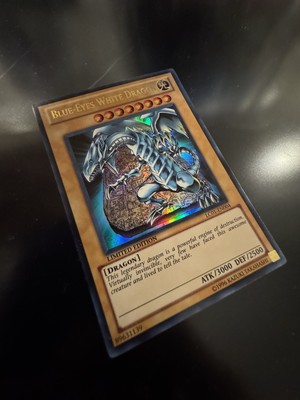 YU-GI-OH! Blue-Eyes White Dragon Limited Edition LC01-EN004/ Ultra Rare, NM -image