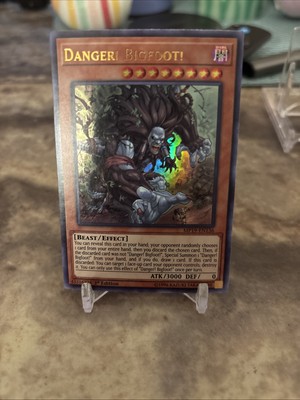 Danger! Bigfoot! MP19-EN136 2019 Gold Sarcophagus Tin Mega Pack 1st Edition-image