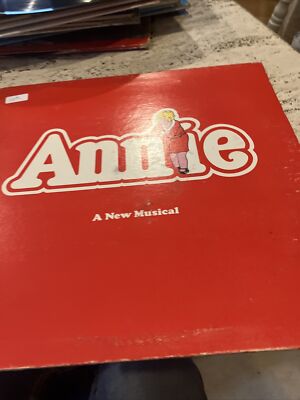 ANNIE A NEW MUSICAL VINYL LP RECORD ALBUM (1977)  Columbia Records. JS-34712-image