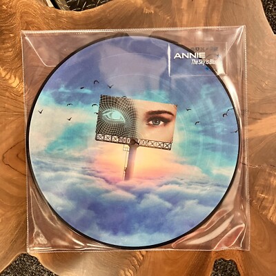 Annie - The Sky Is Blue 12