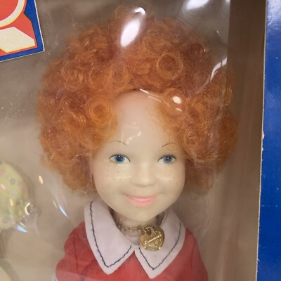 Vintage Little Orphan Annie Doll Knickerbocker World of Annie Movie Star 1982-image