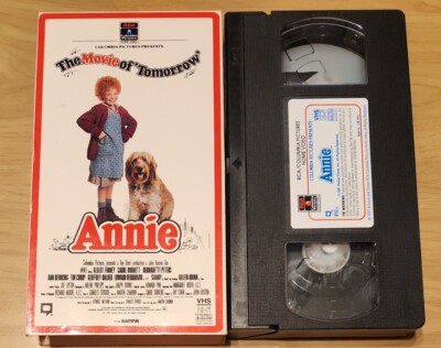 Annie VHS Video Albert Finney Carol Burnett-image