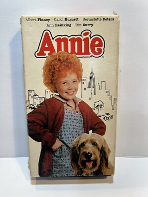Annie (VHS, 1994) Musical - Carol Burnett, Tim Curry-image