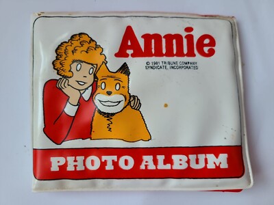 Vintage 1981 Little Orphan Annie Photo Album with pictures from movie-image