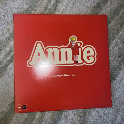 Annie (A New Musical) Original Cast VG+/VG  LP CBS JS 3471  (1977) Quadraphonic-image