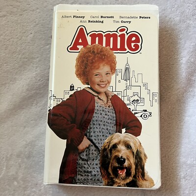 ANNIE (1981 VHS) RARE in Clamshell AILEEN QUINN-image