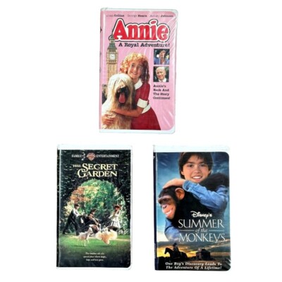 VHS Movie Lot of 3: The Secret Garden 1994 Summer of the Monkeys 1998 Annie 1995-image