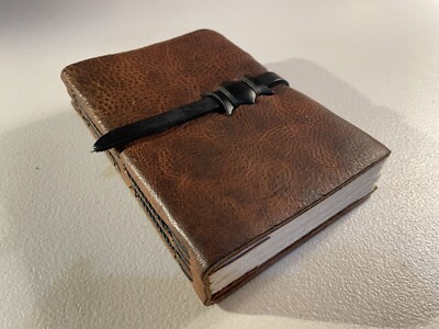 Handmade Leather Bound Writing Journal Diary deckle Edge Notebook-image